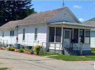 310 S 5th St, Clinton, IA 52732