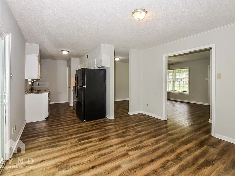 2593 Courtney Dr — Photo 6