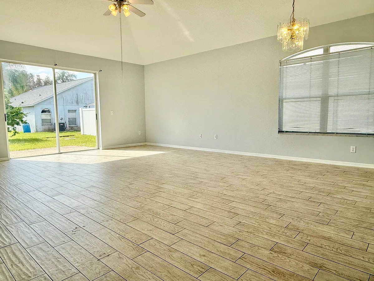 Building Photo - 30542 Tremont Dr