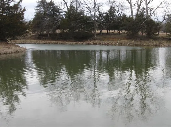 1593 Rock Creek Rd, Ottawa, KS 66067
