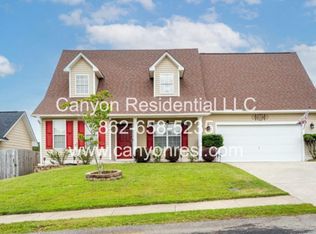 2544 Forest Lodge Dr, Fayetteville, NC 28306