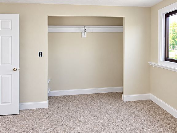 5th image of 393 Washington St APT 2