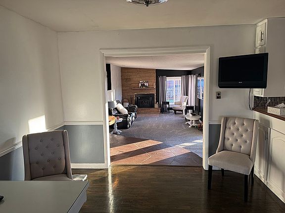 4th image of 1102 E D St