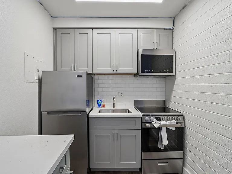 15-web-or-mls-N 7th Ave-S0905-013