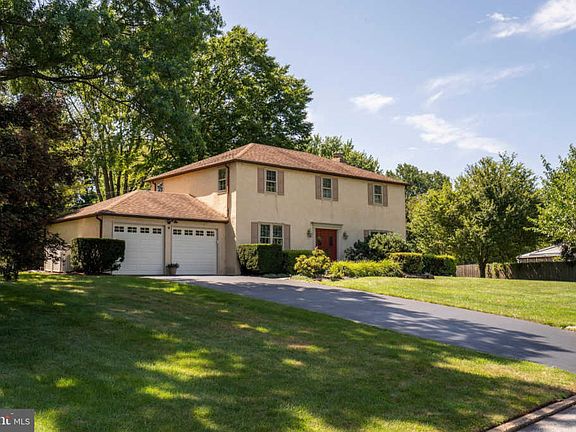 3rd image of 3 S Forge Manor Dr