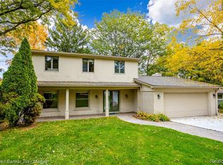 2865 Middlebelt Rd, West Bloomfield, MI 48324