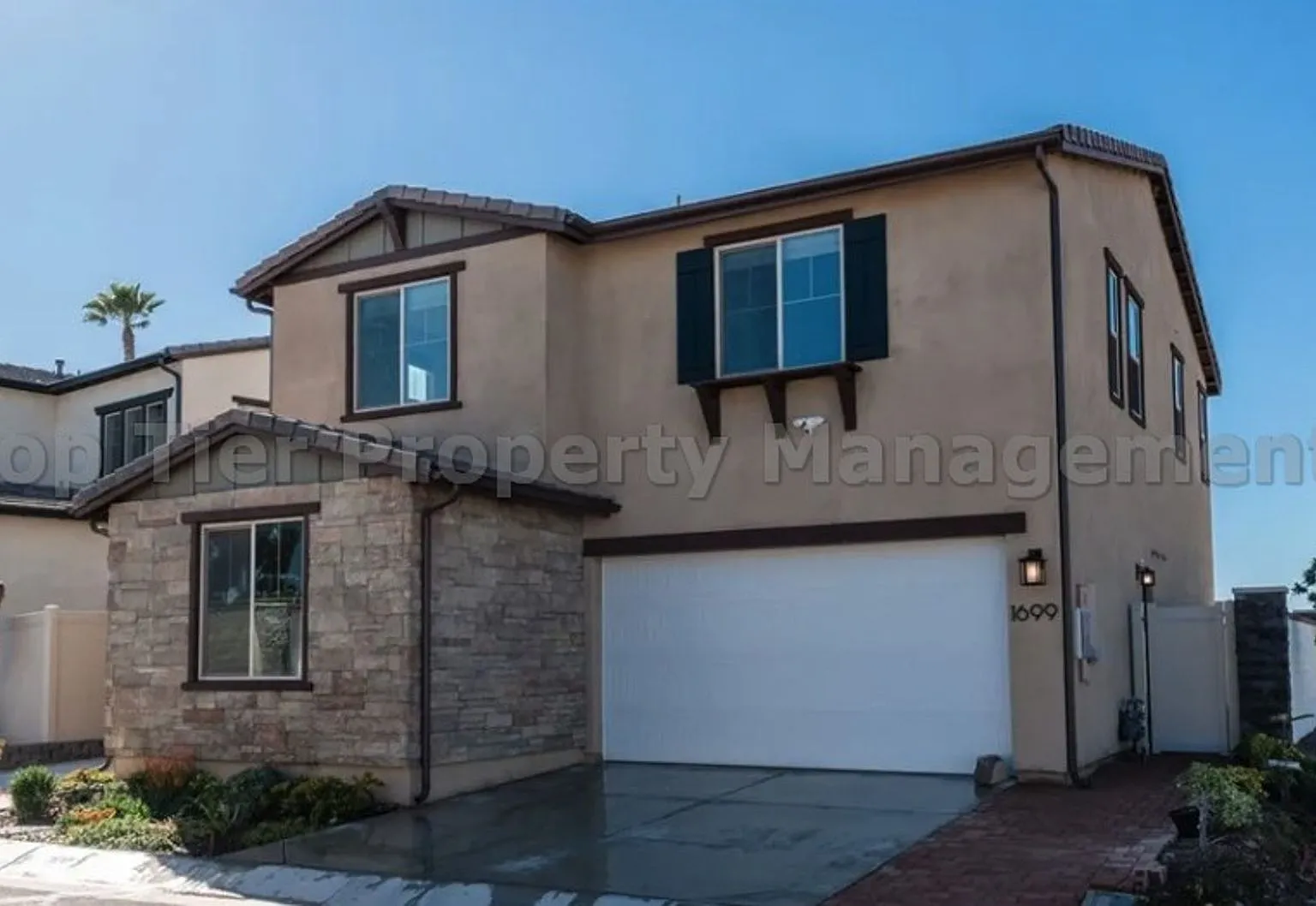 Beautiful & Modern Like New - 4 bed/ 3 bath/ 2592 Sqft Single Family Home-Built in 2022! — Photo 2