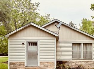 355 8th St E, Markham, TX 77456
