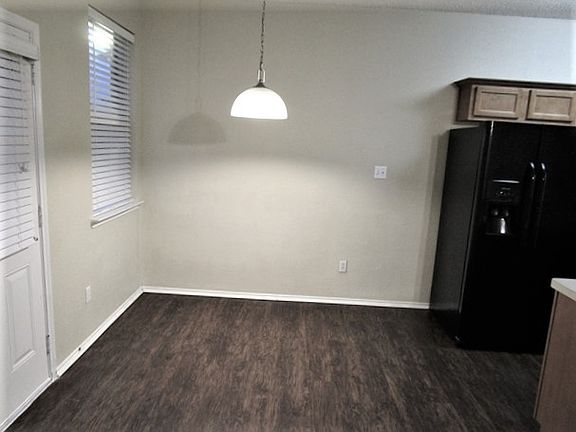 3rd image of 6325 Bay Lake Dr