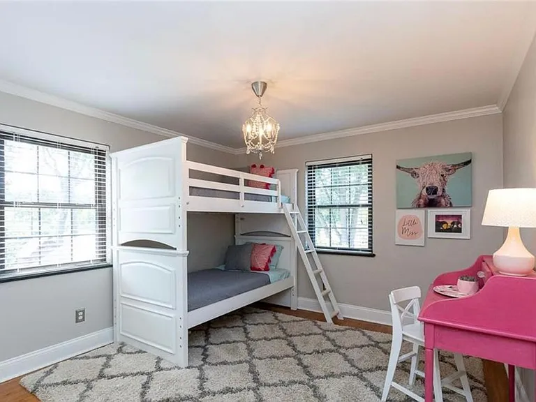 256 Castle Dr — Photo 14