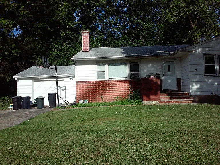 234 S 10th Ave — Photo 4