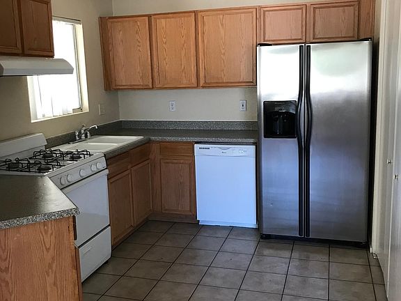 5th image of 4711 Stanley Ave Unit 101