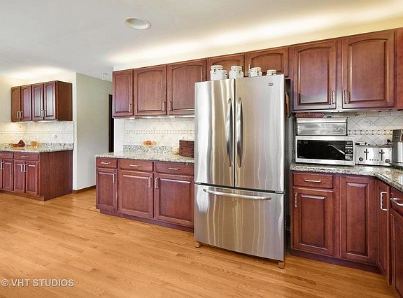 5th image of 16011 W Red Cloud Dr