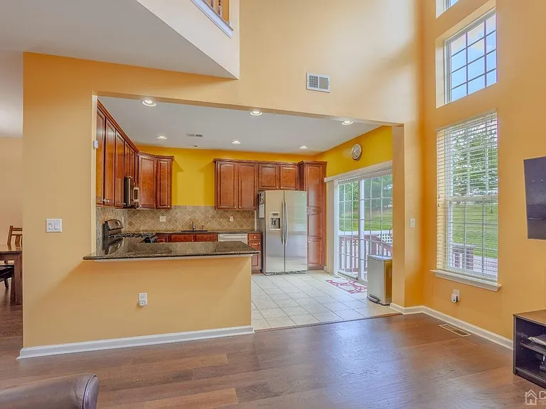 2474 N Canterbury Ln — Photo 14