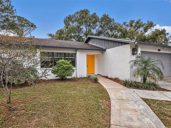 4702 COUNTRY HILLS DRIVE, TAMPA, FL 33624