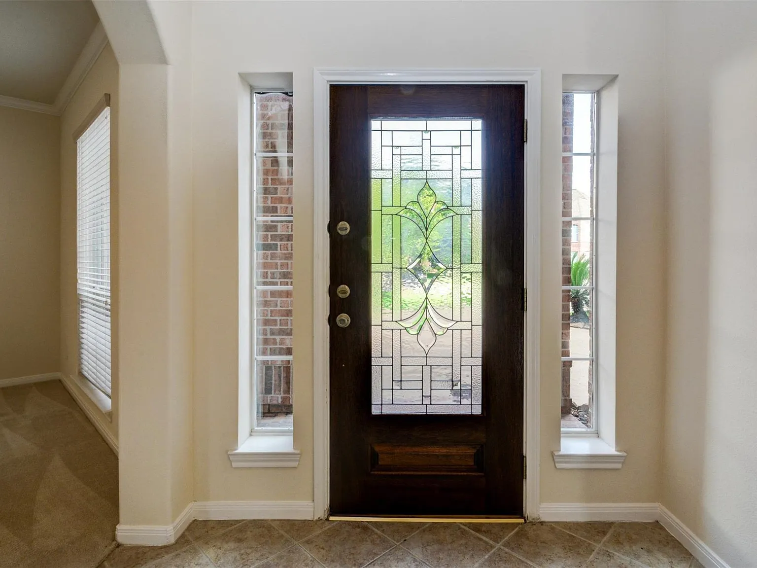 4 bed, 3.5 bath, 3937 sqft, $2,900 — Photo 4