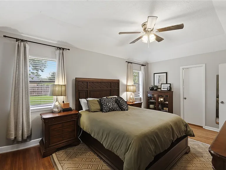 3821 Brighton Dr — Photo 10