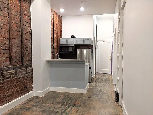 Rented by 585 Evergreen Avenue, LLC | media 7