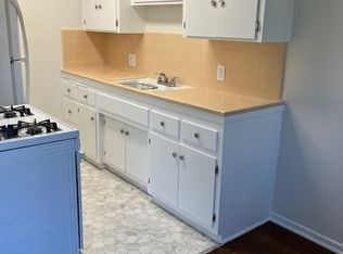 1015 E Appleton St, Long Beach, CA 90802