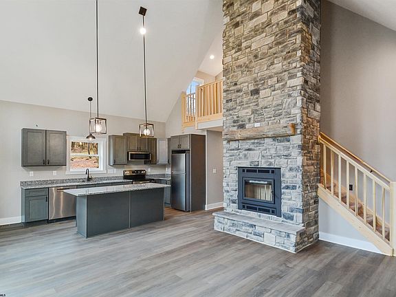 4th image of 101 Oak Dr