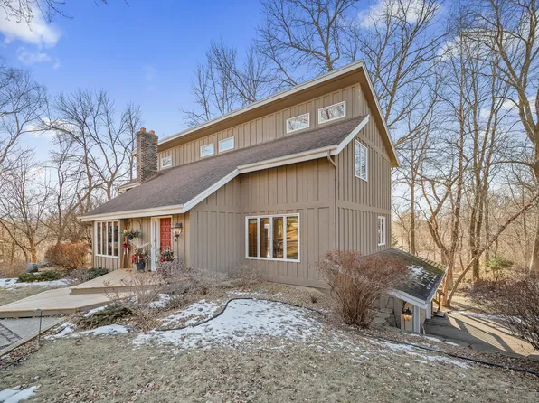 2285 Webber Hills Rd, Wayzata, MN 55391