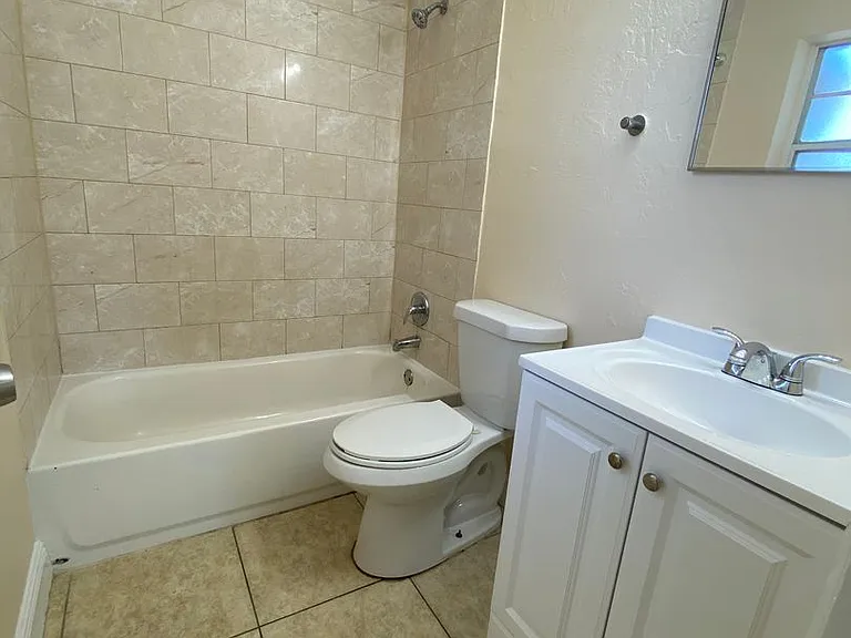 4820 Maine St — Photo 16