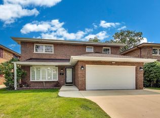 317 N Dee Rd, Park Ridge, IL 60068
