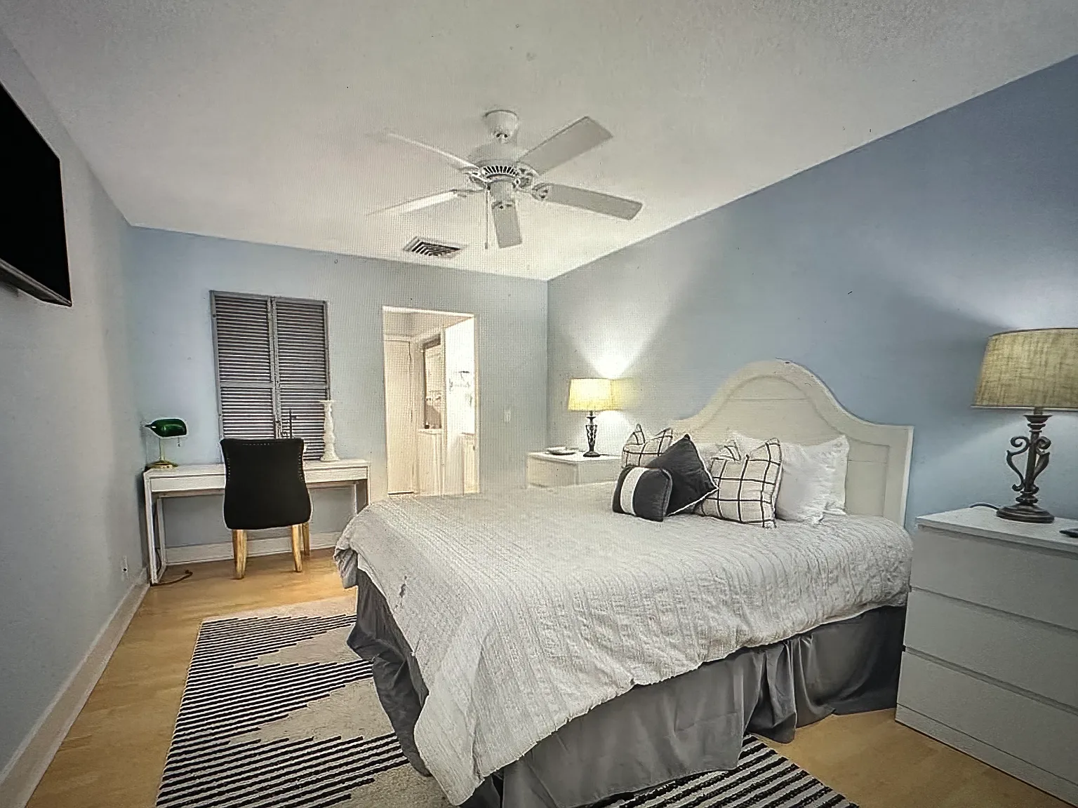2 bed, 796 sqft, $2,500 — Photo 1