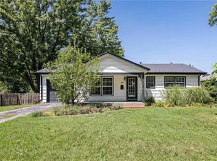 302 SE 8th St, Lees Summit, MO 64063