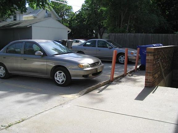5th image of 2403 Lynn St APT 6