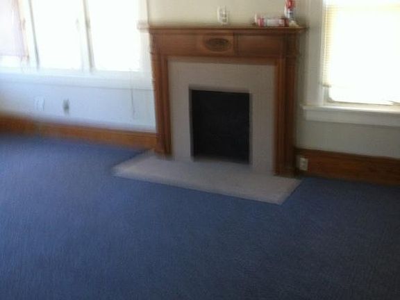 3rd image of 33 E Broadway Ave