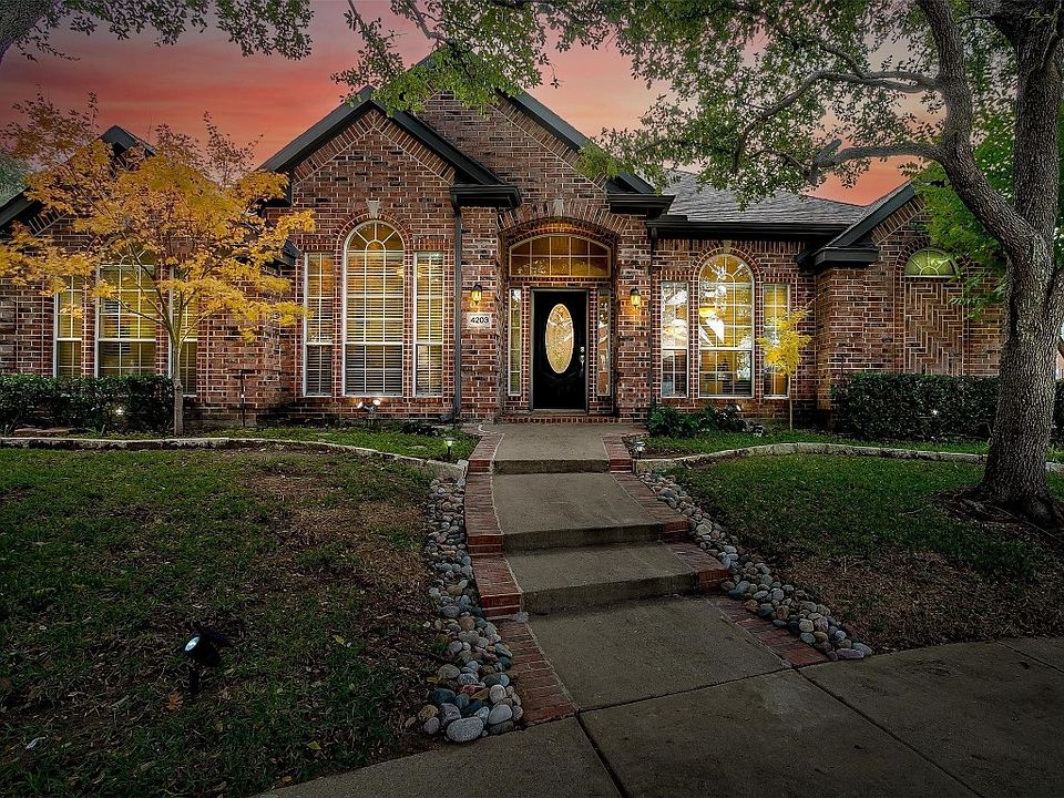 1st image of 4203 Holly Dr