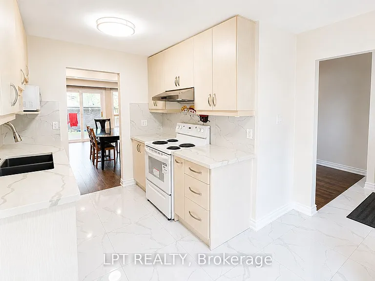 100 Burrows Hall Blvd #63 — Photo 2
