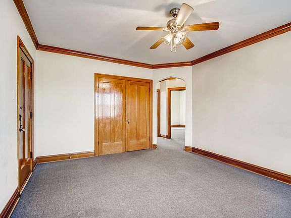 5th image of 2540 N Lockwood Ave