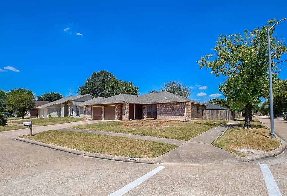1st image of 8602 Parkcrest Forest Dr