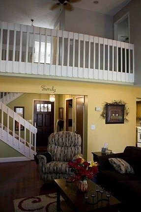4th image of 1110 N Terrace Dr