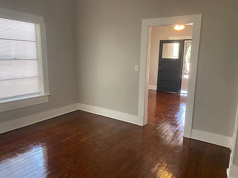 119 N Avenue D — Photo 27