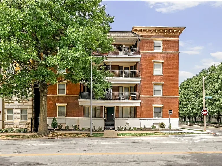 1114 E Armour Blvd #1SW — Photo 16