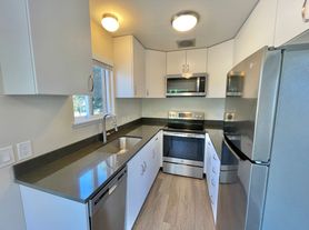 6050 6th Avenue, 1 beds 1.0 baths (480 sqft)