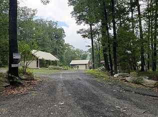 24 Vale Rd, Newville, PA 17241