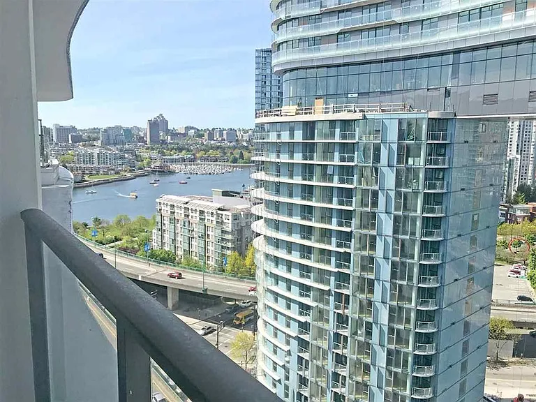 68 Smithe St #2007 — Photo 11