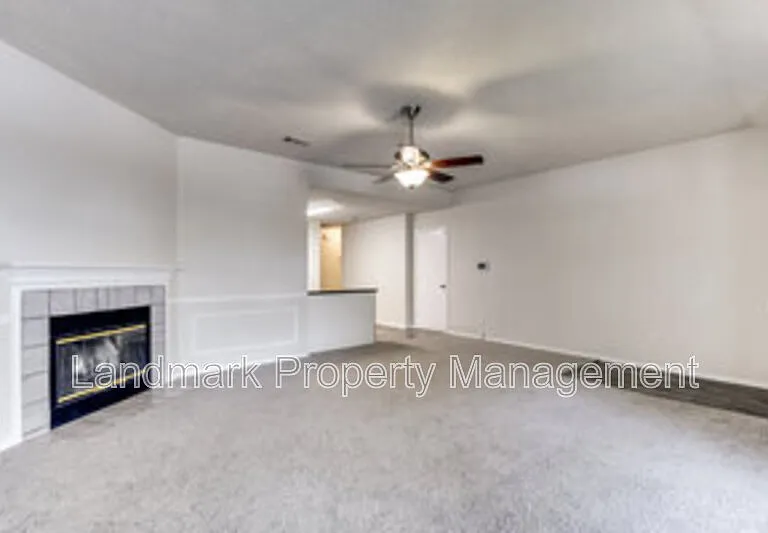 625 Hollyberry Dr — Photo 8