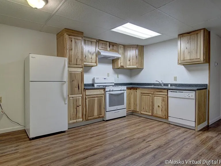 3940 Lynn Dr #4 — Photo 2