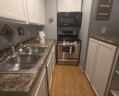415 Ford St #1W Photo 1