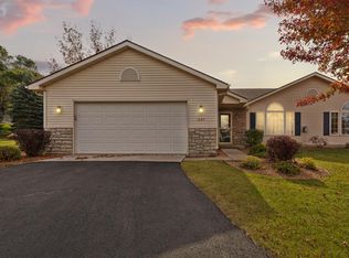 1427 Carriage Cir, Faribault, MN 55021