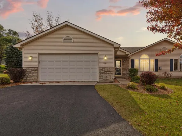 1427 Carriage Cir, Faribault, MN 55021