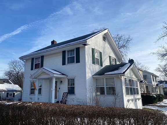 3rd image of 1017 S West Ave