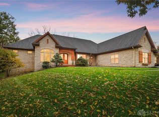 705 Memorial Dr, Xenia, OH 45385