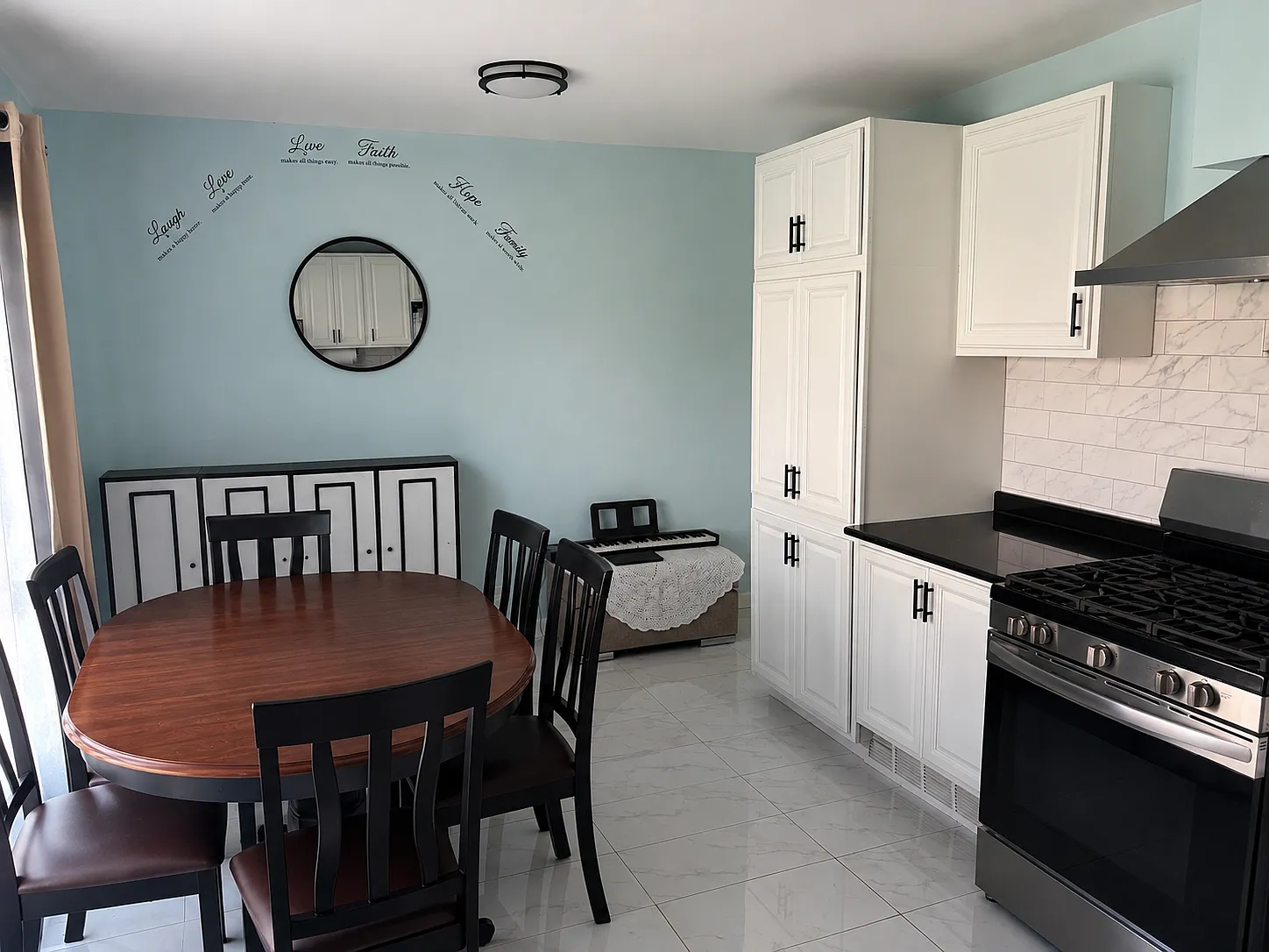 3 bed, 1279 sqft, $2,550 — Photo 3