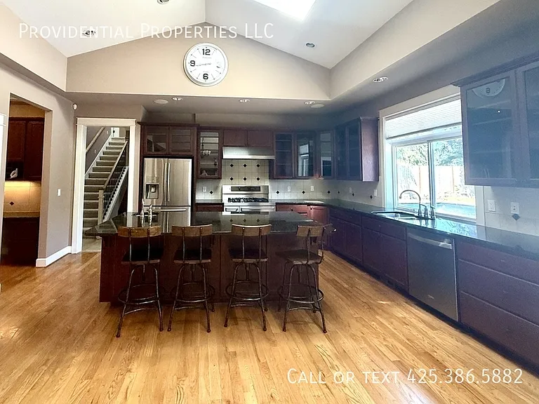 700 5th Ave S — Photo 7